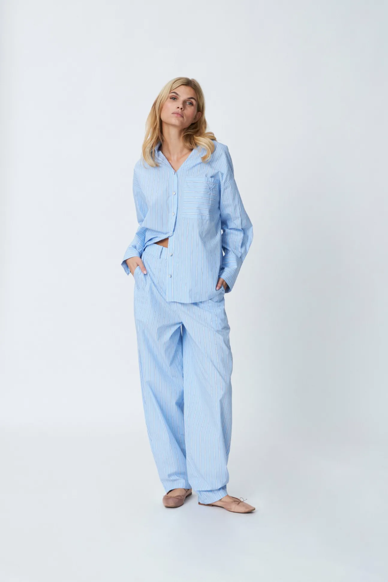 emily_shirt__serenity_str_2.webp Cras Cph Skjorter<Emily Shirt - Serenity Stripe